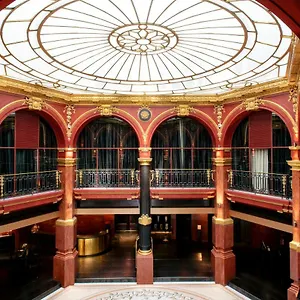Banke Opera, Autograph Collection París