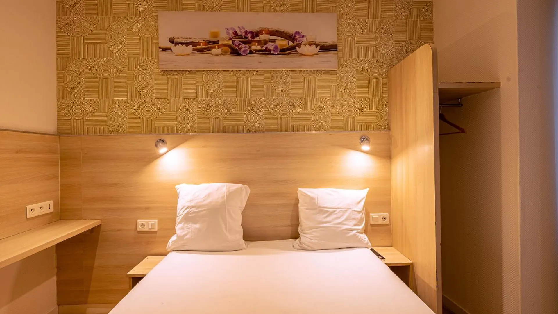 **  Hotel Aix Europe Paris France