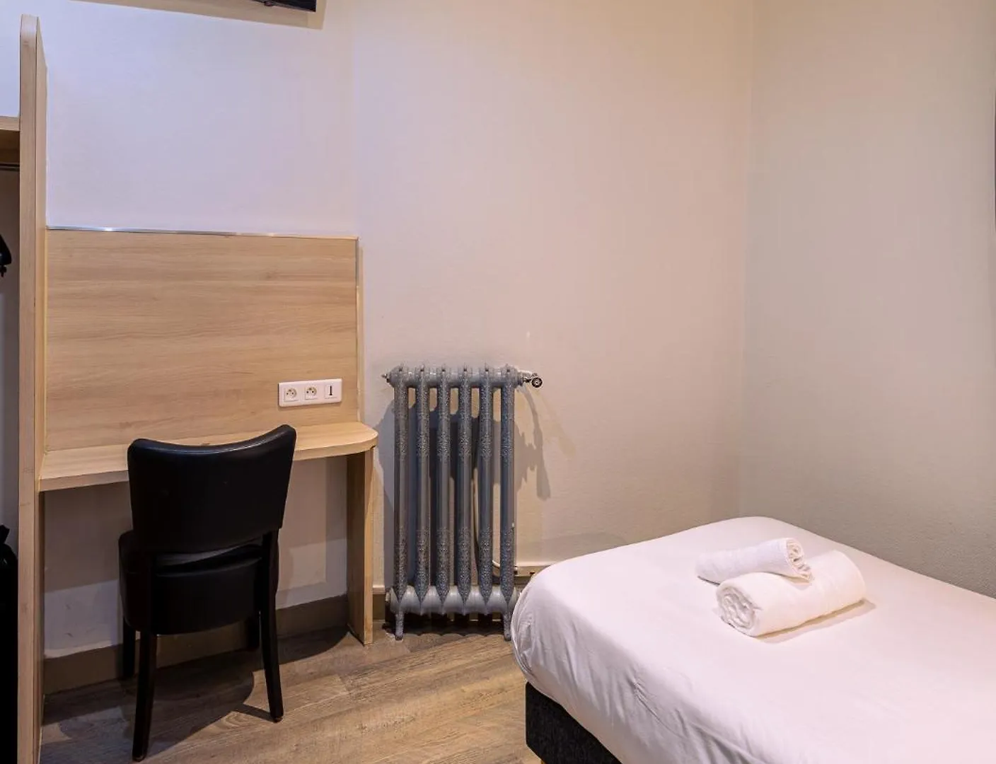 Hotel Aix Europe Paris France